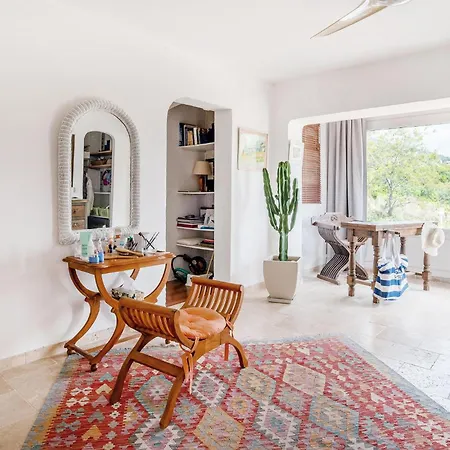 2 Bedroom Awesome In Les Issambres *