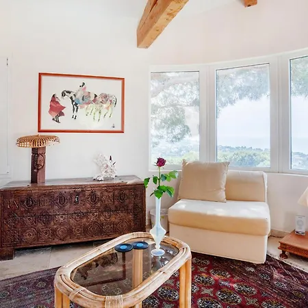 Ferienhaus 2 Bedroom Awesome In Les Issambres La Garonnette-Plage