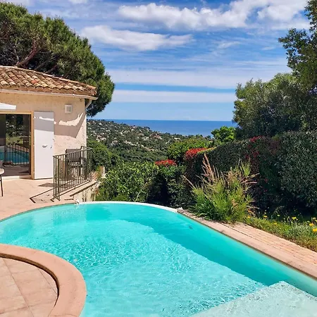 2 Bedroom Awesome In Les Issambres * La Garonnette-Plage
