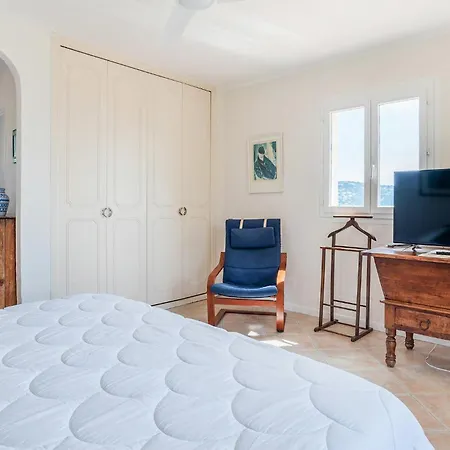 Hébergement de vacances 2 Bedroom Awesome In Les Issambres