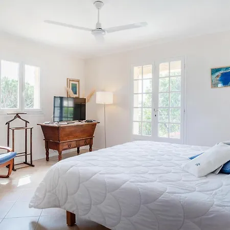 2 Bedroom Awesome In Les Issambres Hébergement de vacances La Garonnette-Plage