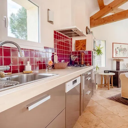 Hébergement de vacances 2 Bedroom Awesome In Les Issambres La Garonnette-Plage