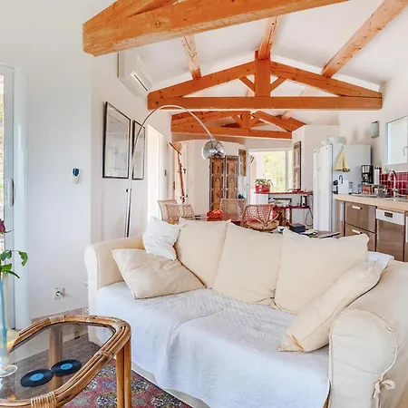 Hébergement de vacances 2 Bedroom Awesome In Les Issambres