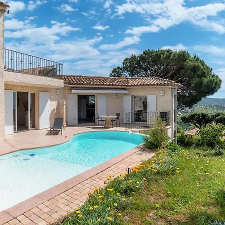 2 Bedroom Awesome In Les Issambres