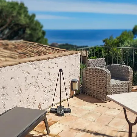 Hébergement de vacances 2 Bedroom Awesome In Les Issambres *