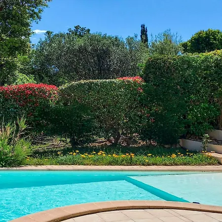 2 Bedroom Awesome In Les Issambres La Garonnette-Plage