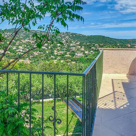 2 Bedroom Awesome In Les Issambres * La Garonnette-Plage